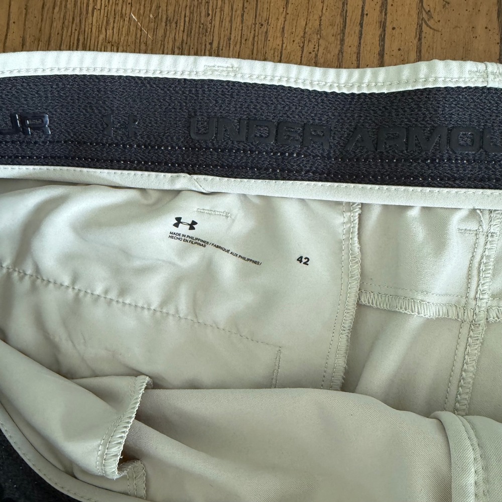 Under Armour Men's Athletic Khaki Golf Shorts Flex Waist Performance Size 42 - Picture 10 of 13